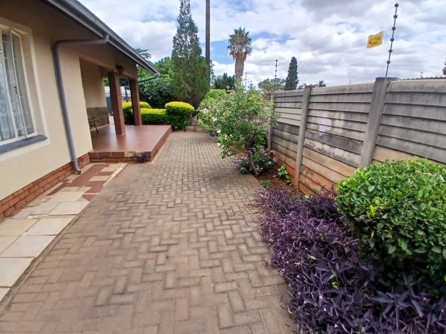 3 Bedroom Property for Sale in Rustenburg Central North West